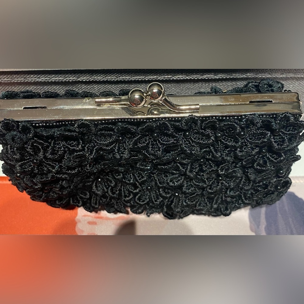 Vintage 1980s Flower Embroidered Beaded Kiss Lock Purse Clutch-Excellent Cond - Picture 4 of 10